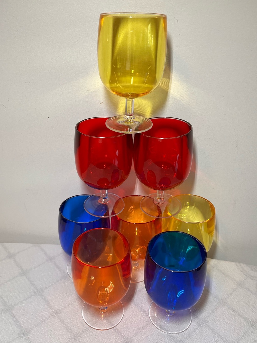 Acrylic goblets
sturdy stem and smooth finish
Set of 8
Yellow orange blue red